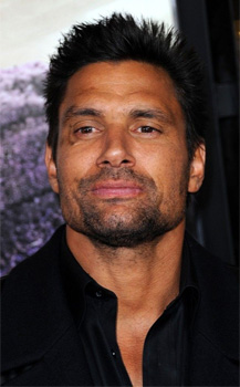 Manu Bennett